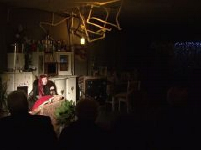 Latgales Reģionālā TV: Daugavpils teātrī pirmizrādi piedzīvo poļu režisores izrāde "Pie mums viss kārtībā"