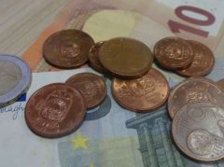 Bauskas novada pašvaldība piešķirs 50 eiro pabalstu aizbildņiem