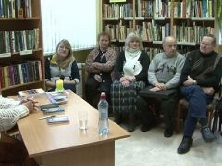 Latgales Reģionālā TV: Ligita Ābolniece viesojas Biržu bibliotēkā