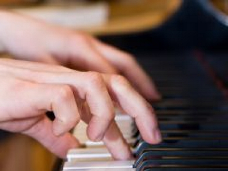 Jūrmalas pašvaldībā sāk pārrunas par citu pasākumu rīkošanu "Jaunā viļņa" datumos