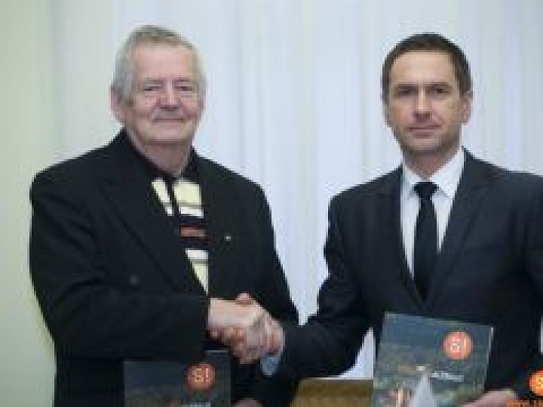 Paraksta līgumu par XXIII Starptautisko Siguldas Opermūzikas svētku norisi