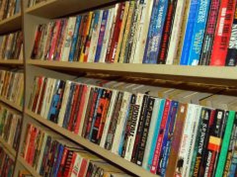 Jauno grāmatu dienas Valkas bibliotēkā janvārī