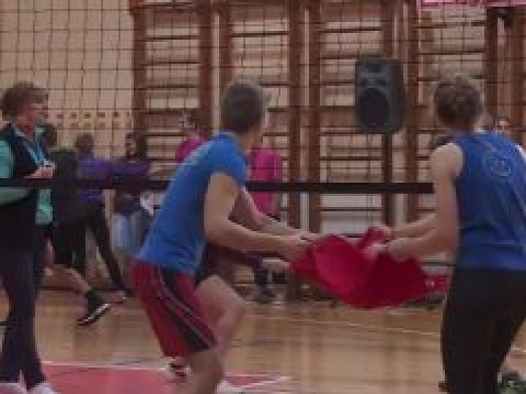 Latgales Reģionālā TV: Sventē norisinājās sporta un deju svētki "Ziemas prieki 2015"