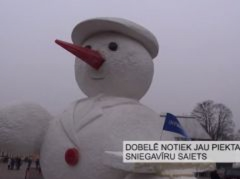 Latgales Reģionālā TV: Dobelē notiek jau piektais Sniegavīru saiets