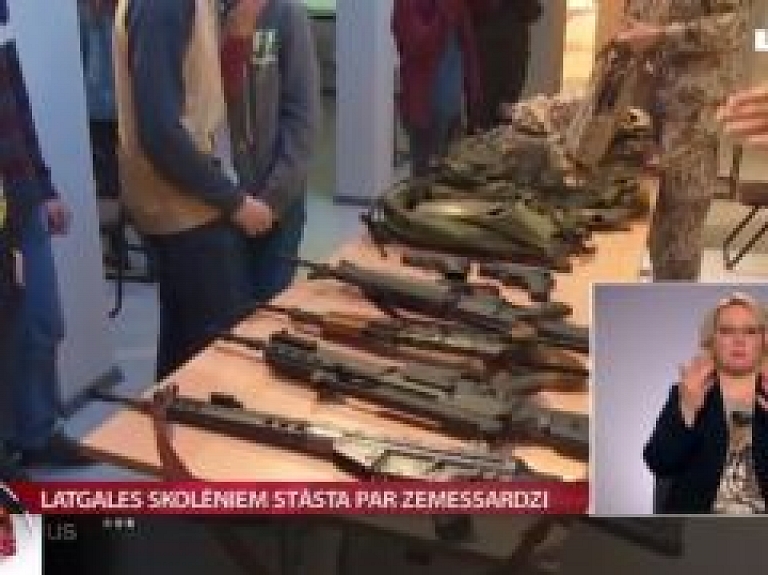 Latgales skolēniem stāsta par zemessardzi