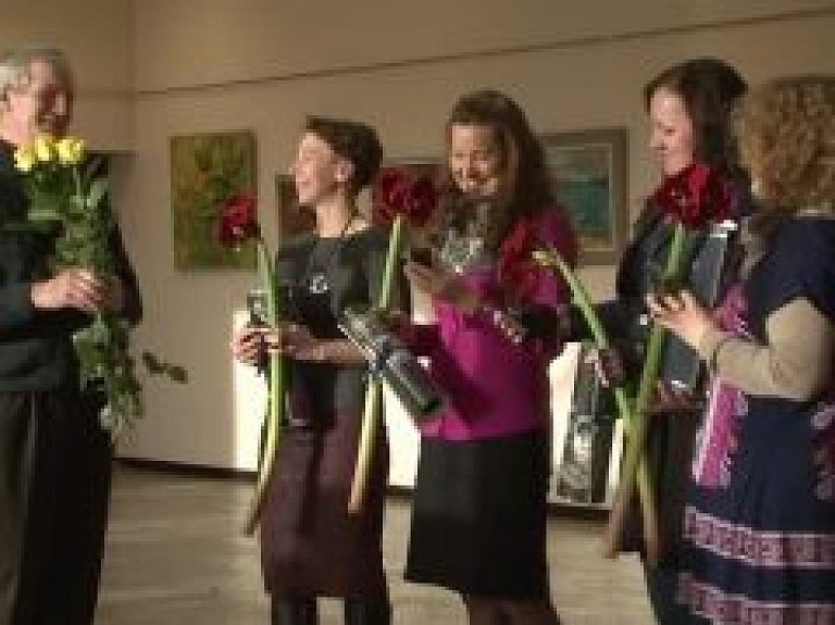 Gleznu izstāde "V.I.V.A." Krāslavā