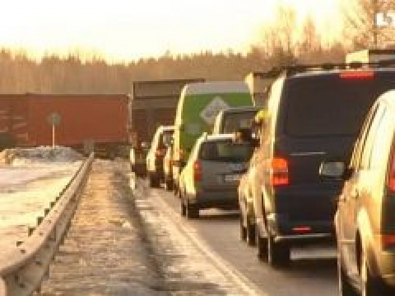 "Autoceļu uzturētājs" sevi slavē kā pasaules līmeņa ceļu uzturētāju