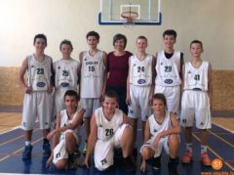 Siguldas Sporta skolas basketbolisti gūst starptautisku spēļu pieredzi