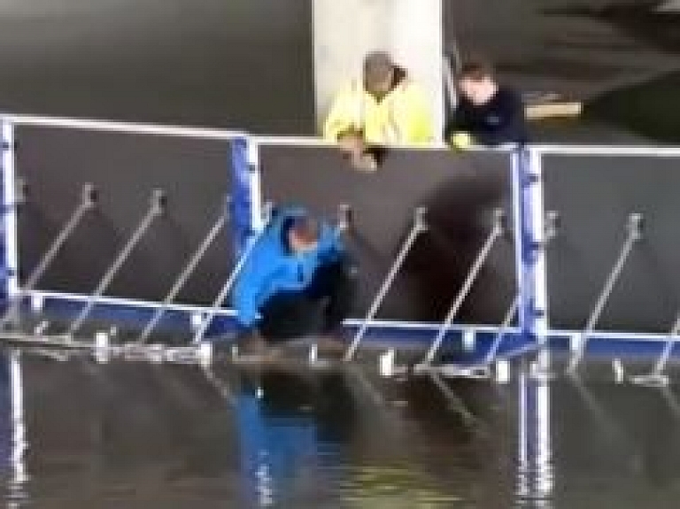Latvijā ražo plūdu aizsargbarjeras
