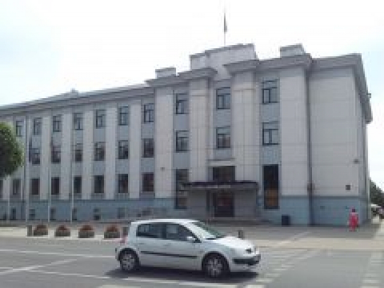 Jelgavas dome koriģē aizņēmumu apjomus 1.internātpamatskolas rekonstrukcijas darbiem