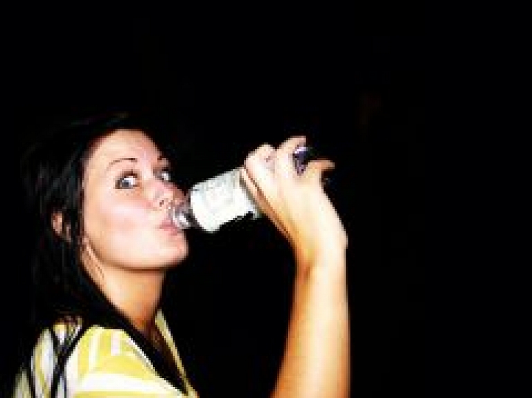 Latgalē 13 gadus veca skolniece saindējusies ar alkoholu