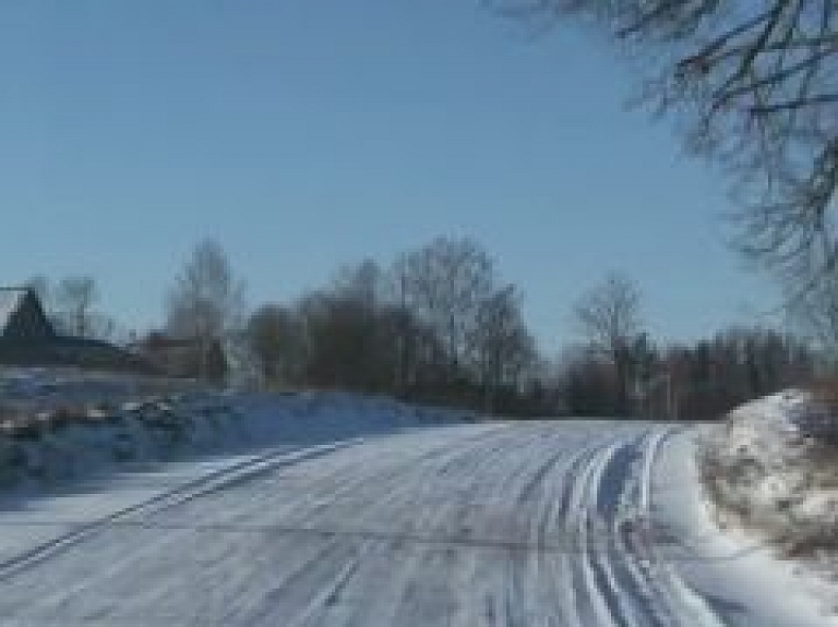 Arī zemākās klases autoceļi izbraucami