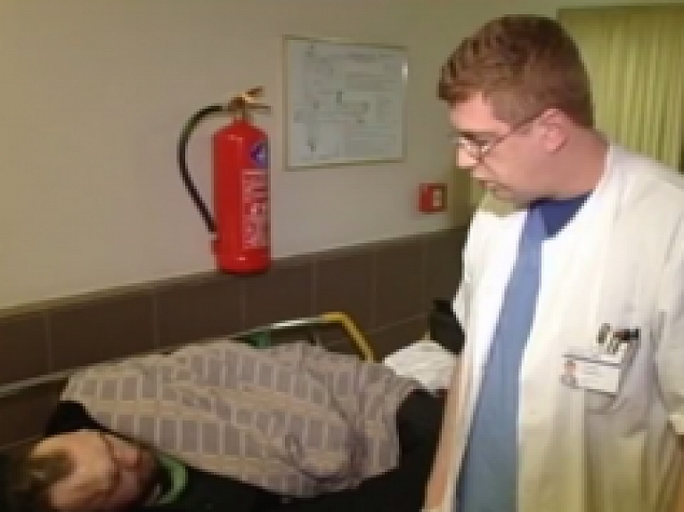 Alkoholiķi "noēd" medicīnas naudu