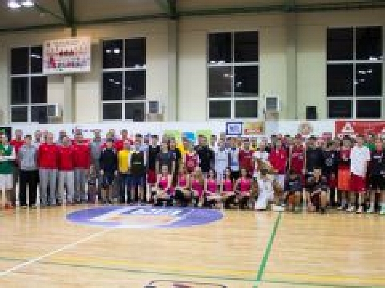 Aizvadīts "Ziemassvētku lūsis 2014" nakts turnīrs