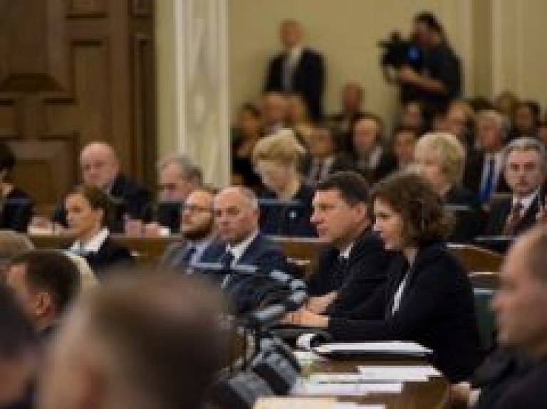 Saeima pieņem pretrunīgi vērtēto normu par valdes locekļu personīgo atbildību