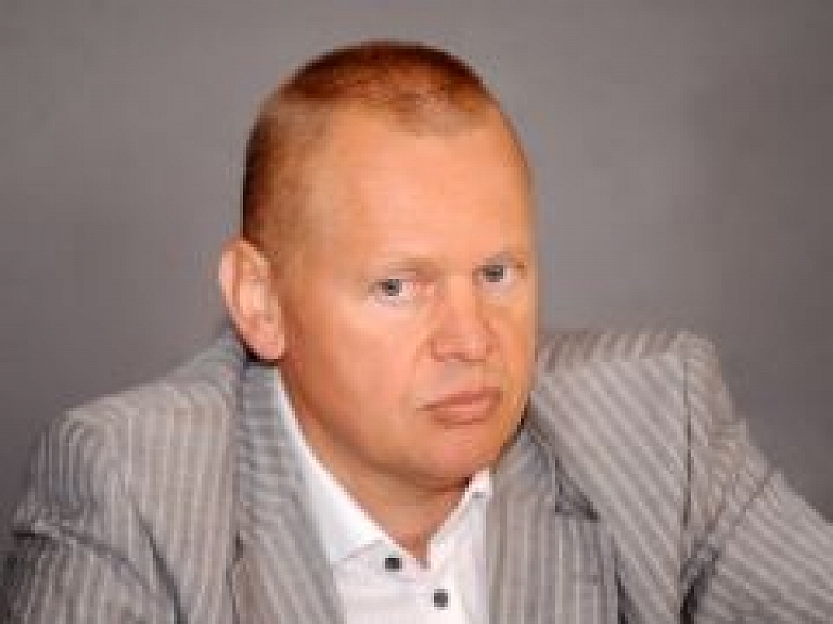 Babris: Termiņuzturēšanās atļauju izsniegšanas aizliegums būs pakalpojums Krievijai
