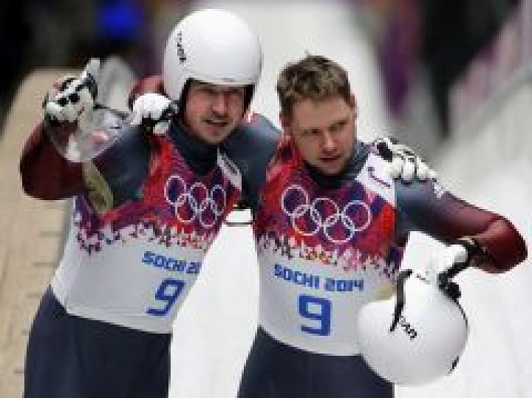 Šici ielaužas Pasaules kausa kopvērtējuma labāko trijniekā