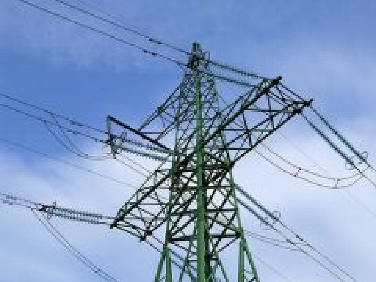Elektroapgāde traucēta apmēram 38 000 mājsaimniecību