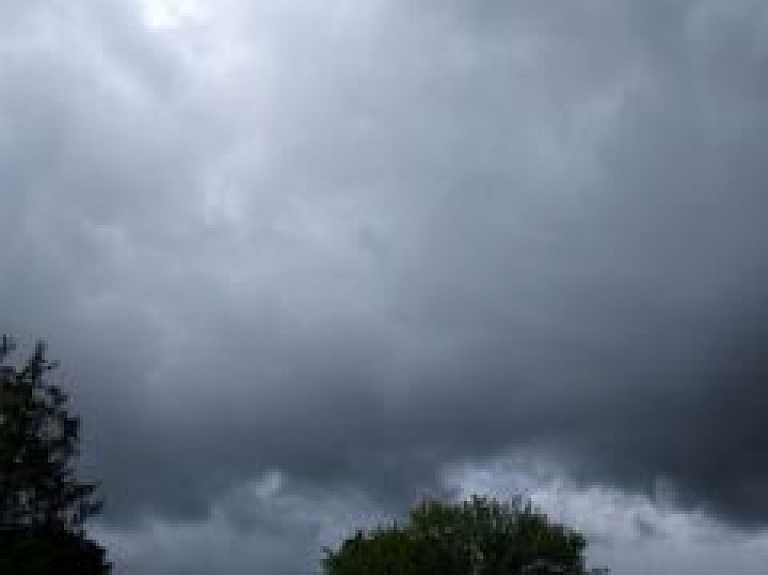 Trešdien strauji pastiprināsies vēja ātrums