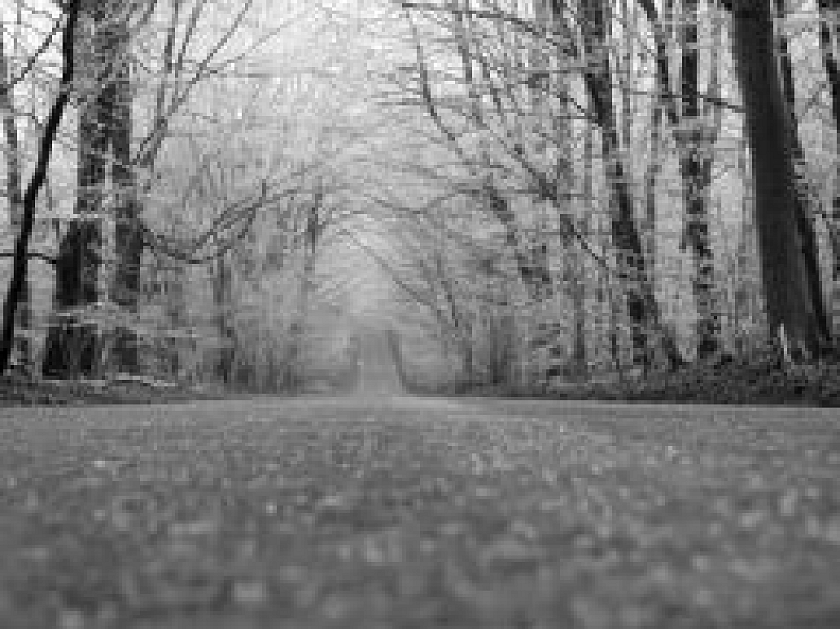 Brīdina par iespējamu "melnā ledus" veidošanos