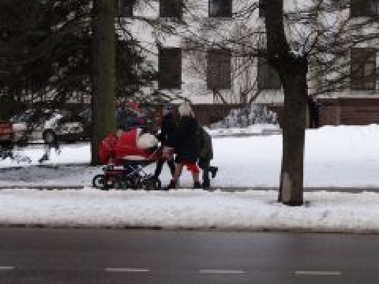 Atbalsta 2009.gadā noteikto pabalstu izmaksas ierobežojumu atcelšanu