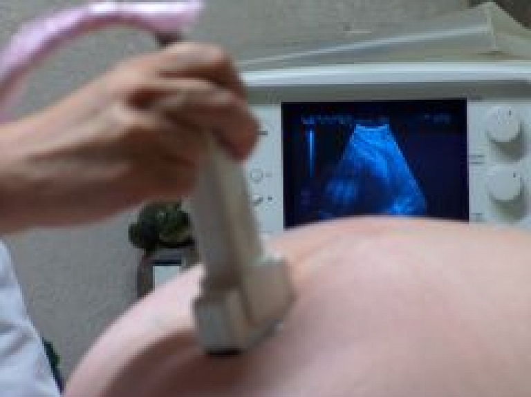 Šonedēļ nodarbība topošajiem vecākiem par gatavošanos dzemdībām