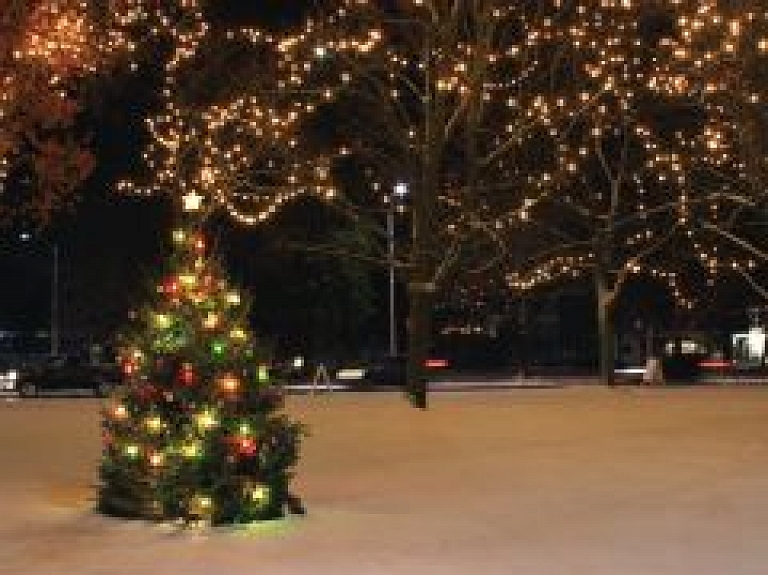 Visā Latvijā balti Ziemassvētki pagaidām netiek prognozēti