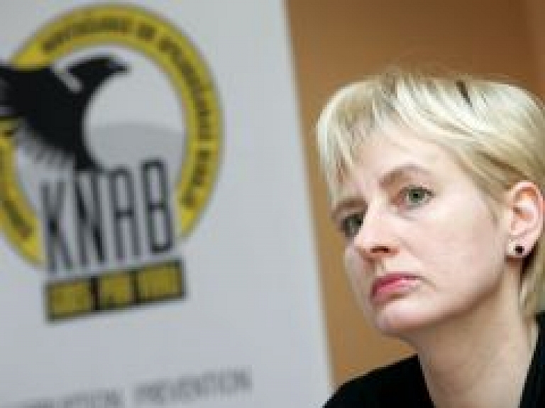 Atceļ lēmumu par Strīķes pazemināšanu amatā; KNAB liek izmaksāt 7000 eiro