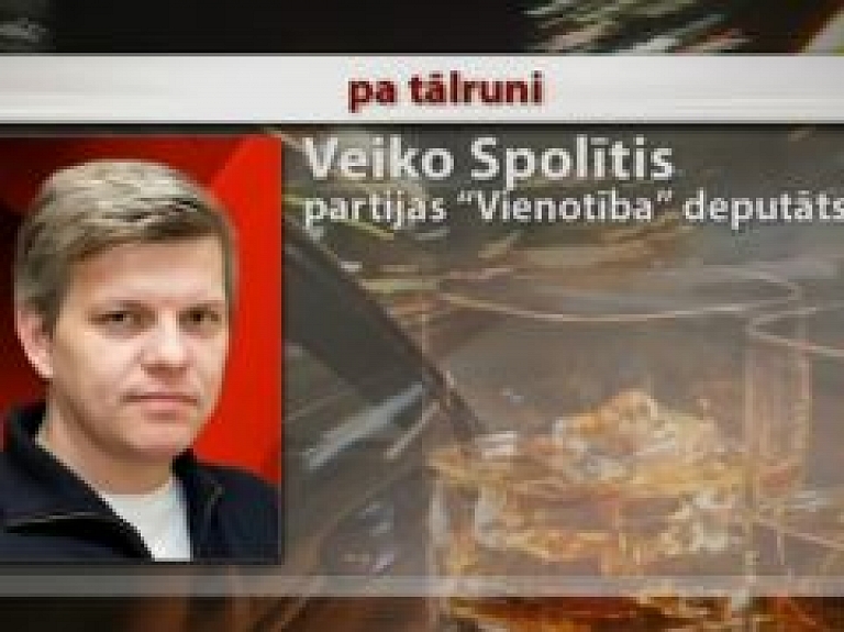 Reibumā pieķertajam Spolītim būšot jāatstāj "Vienotības" Ētikas komisija