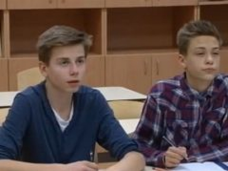 Skolēnu lasītprasme jāuzlabo