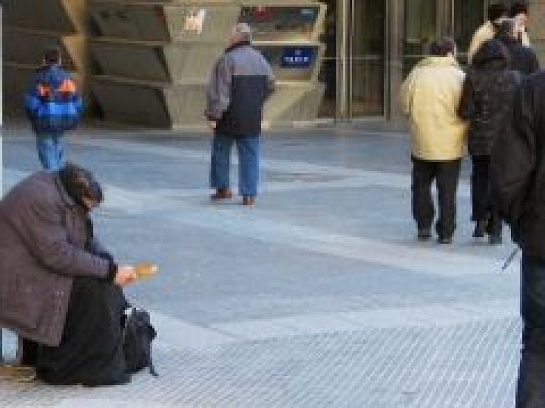 Pērn izdevumi sociālajai aizsardzībai palielinājās par 6,1%