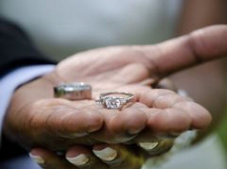 Pirmajos desmit mēnešos noslēgto laulību skaits pieaudzis par 9%