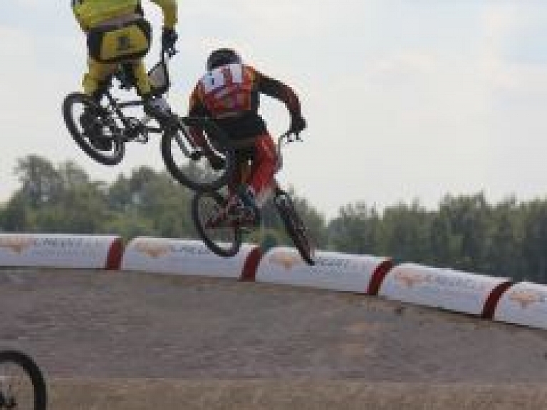 Latvijas jaunajam BMX braucējam Apelam sudrabs PČ