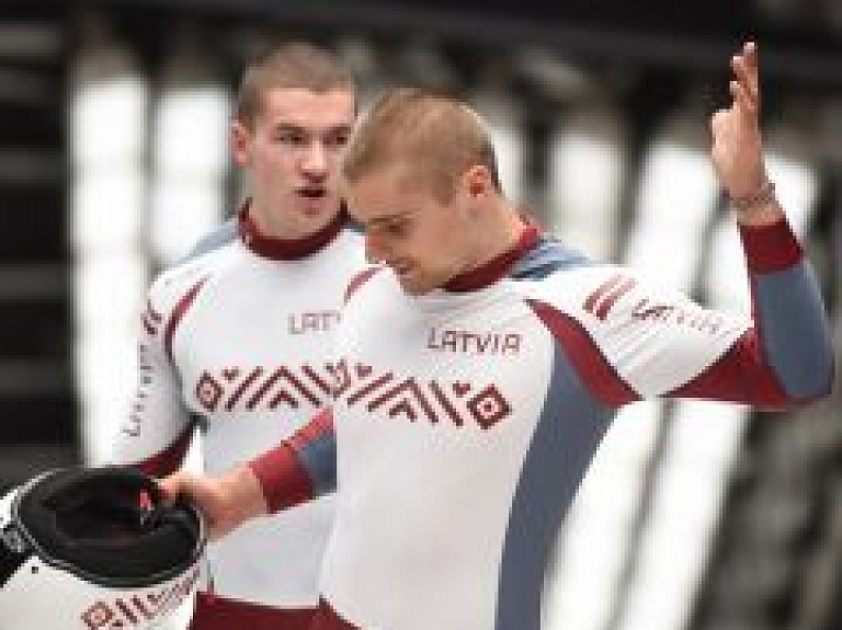 Bobsleja pilotam Ķibermanim 4.vieta arī otrajās Eiropas kausa sacensībās