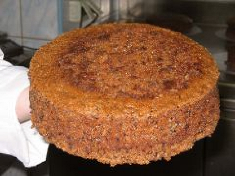 Veselīgā burkānu kūka