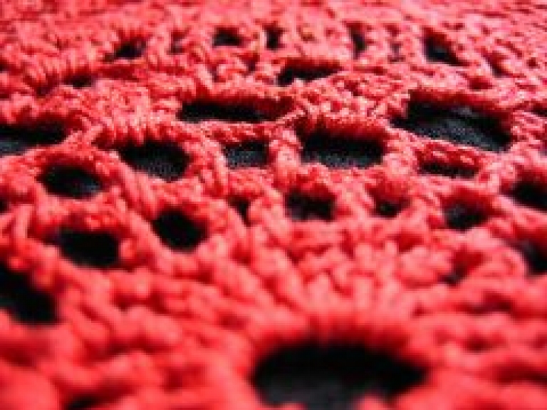 No vecmāmiņas pūralādes. Kā "atdzīvināt" senus rokdarbus?