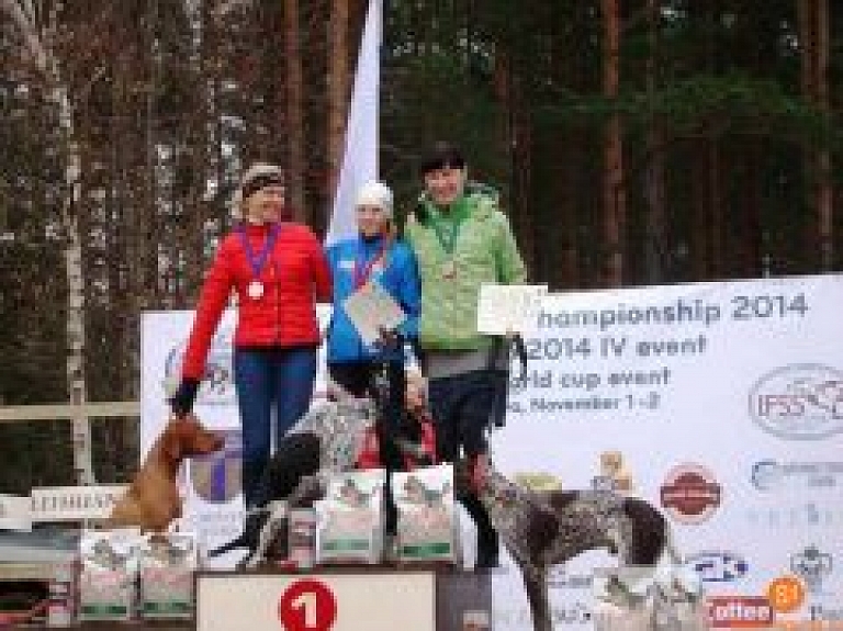 Siguldiešu tandēms izcīna sudraba medaļu kanikrosā