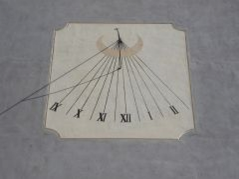 Aucē atklās saules pulksteni