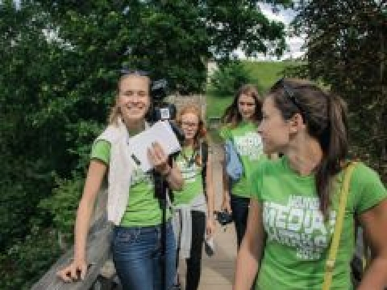 Vēl ceturtdien iespējams pieteikties nometnei "Young Media Sharks"