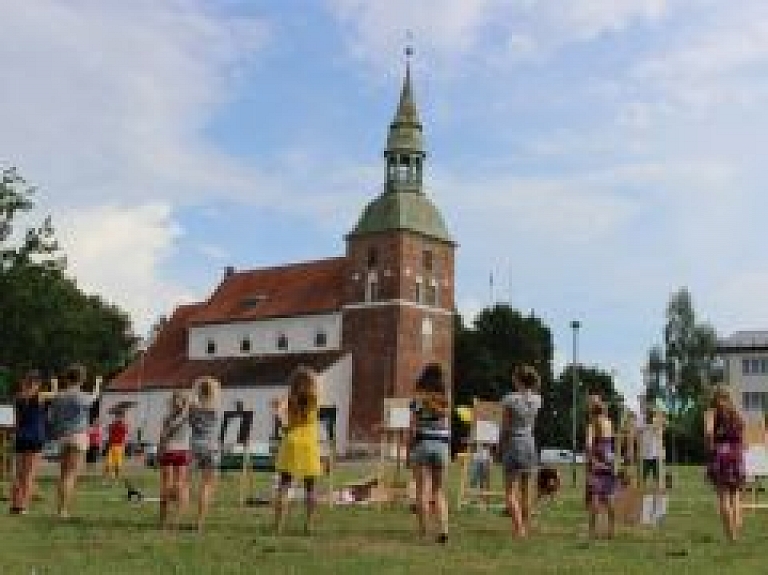 Vēl iespējams pieteikties "Valmieras Jauniešu mākslas plenēram"