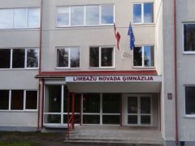Izludina Limbažu novada ģimnāzijas direktora amata vakanci