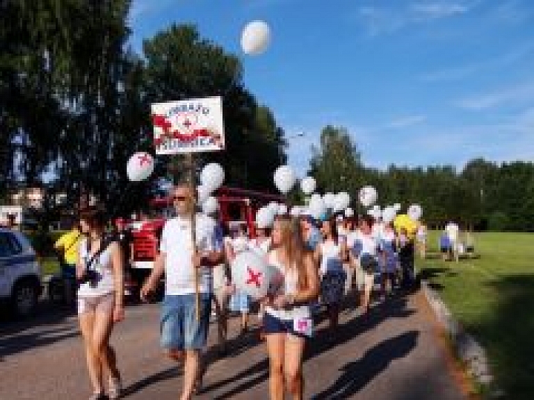 Aicina pieteikties Limbažu pilsētas svētku gājienam