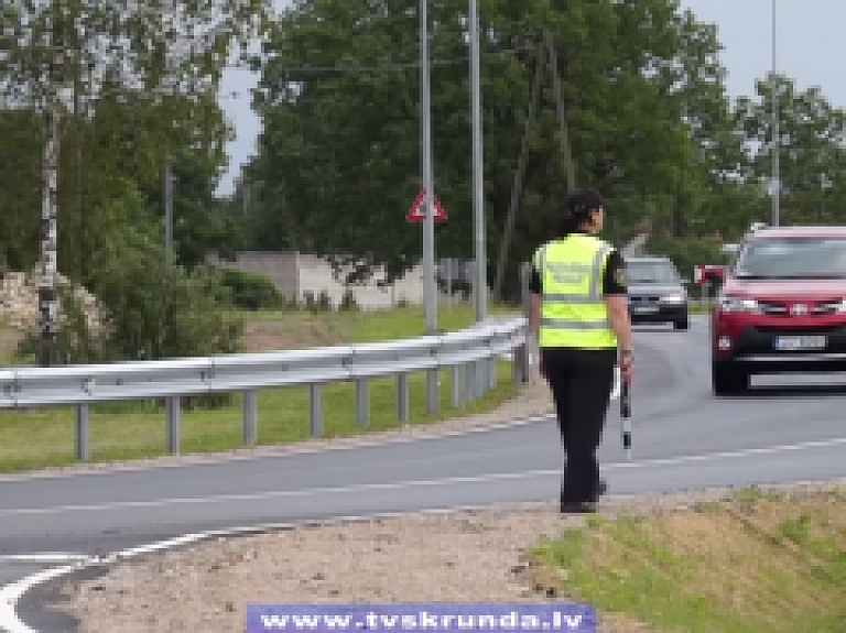 Skrundas TV: Saldū atklāj rekonstruēto Kuldīgas ielas posmu