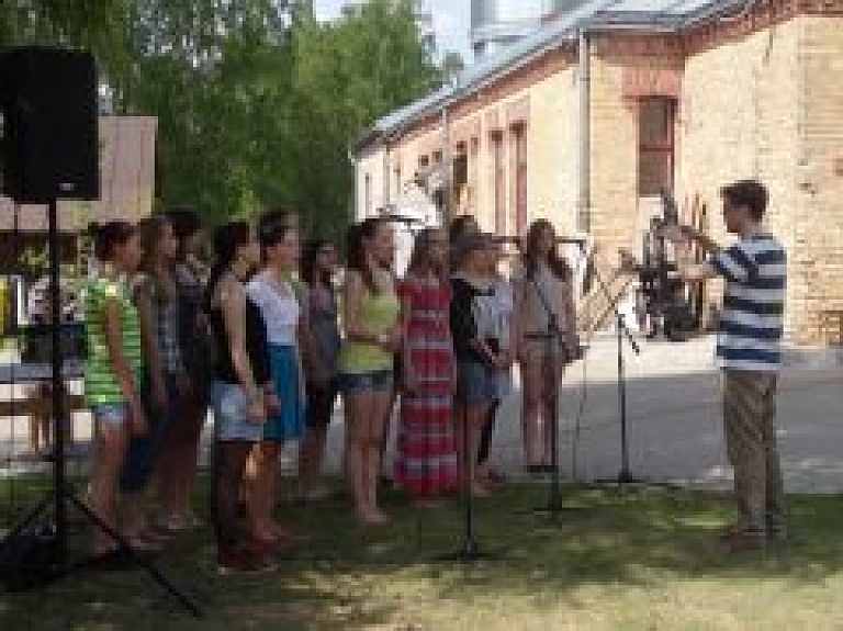 Dobeles Mūzikas skolas zēnu korim augstākais novērtējums