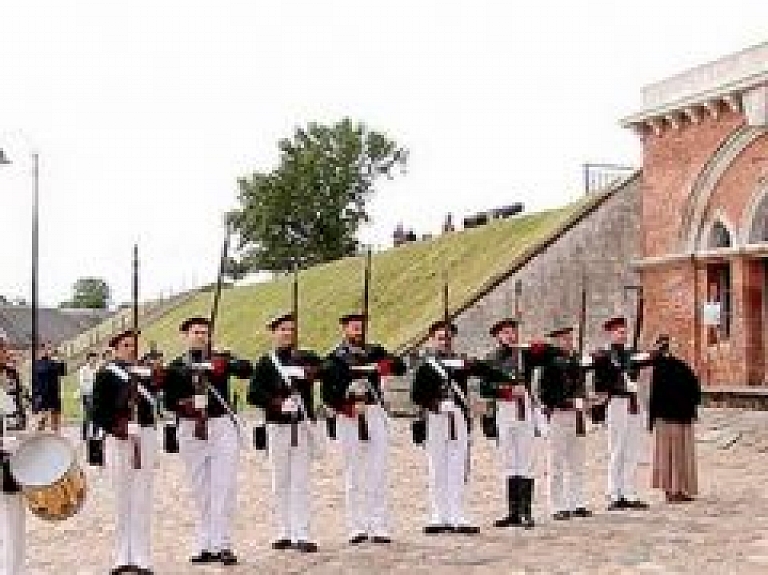 Daugavpilī aizvadīts Kara vēstures rekonstrukcijas klubu festivāls