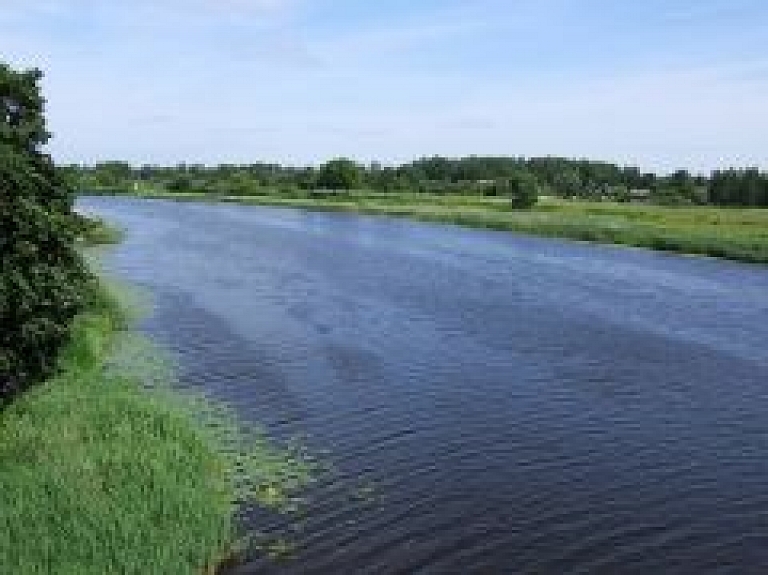 Jelgavas pludmalēs ūdens kvalitāte atbilst prasībām; peldēties atļauts