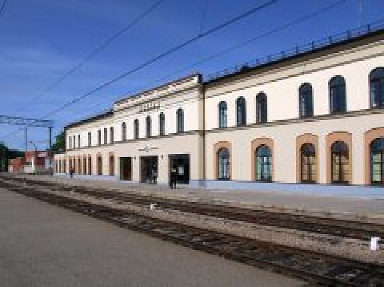Trešdien gaidāmas izmaiņas Jelgava-Rīga vilcienu sarakstos