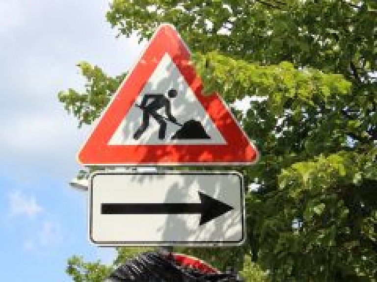 Autovadītāju ievērībai: būs stipri apgrūtināta satiksme Baltezerā