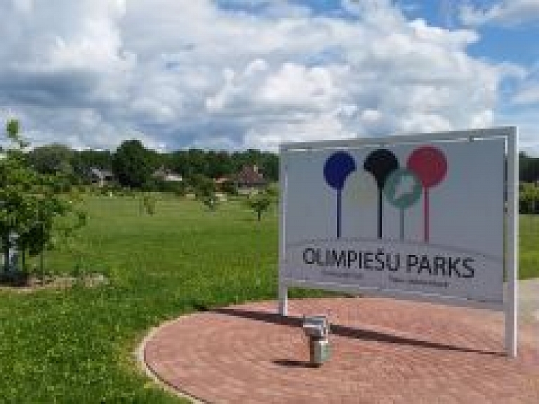 Olimpiešu parkā par godu Latvijas Jaunatnes vasaras olimpiādei stādīs jaunus kokus