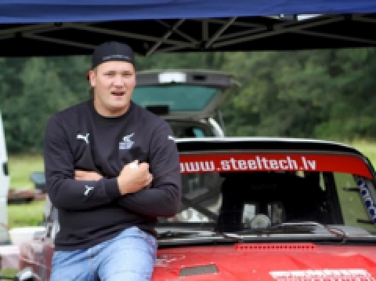 Arnis Odiņš Latvijas un Baltijas autokrosa čempionāta 3.posmā nostiprina līderpozīcijas